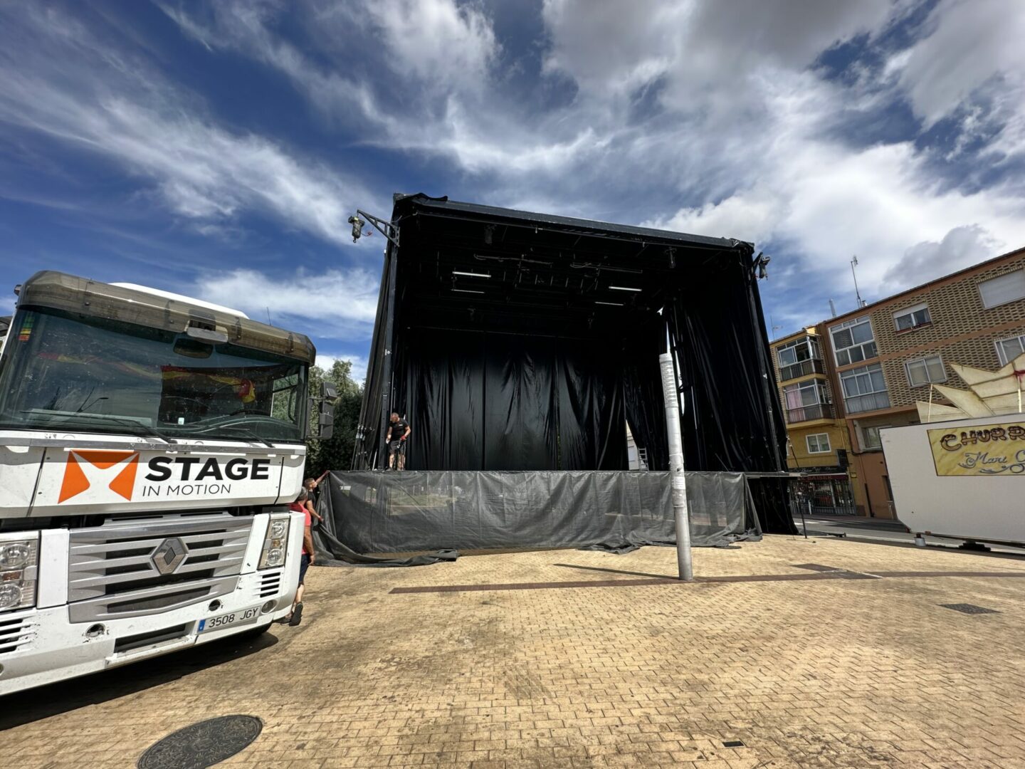 Stage in motion 117